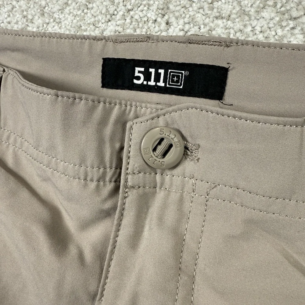 5.11 Tactical Shorts Mens Size 42 Tan Beige Flex Stretch Golf Hiking‎ 73351